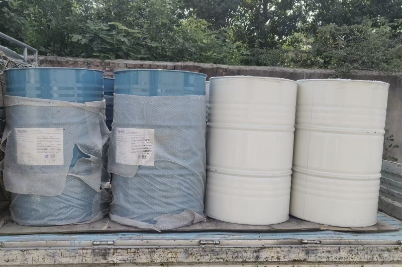 維佳白油和殼牌丙二醇發(fā)貨.jpg